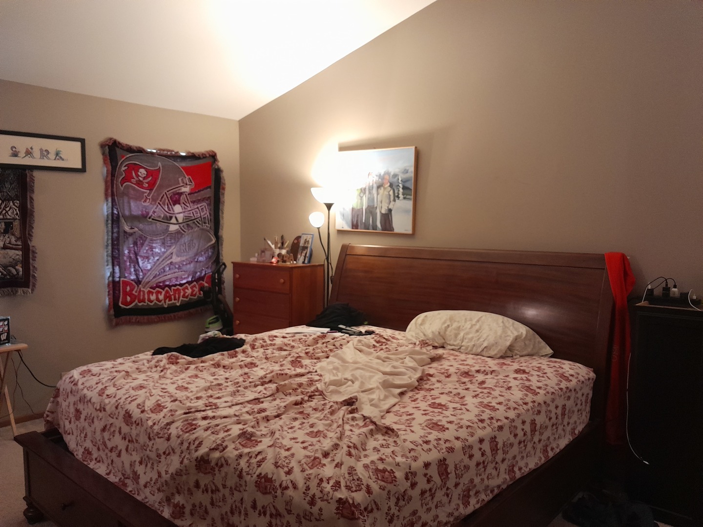 821 Perry Drive Algonquin, IL 60102 - Photo 8 of 21 a bedroom with a bed and painting on the wall