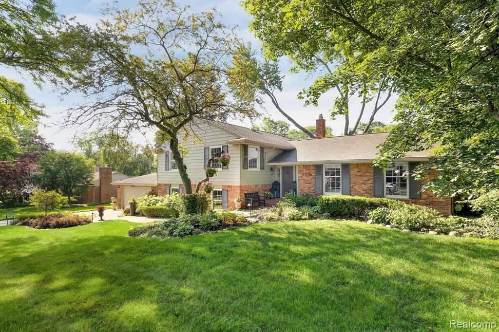 950 Satterlee Road Bloomfield Hills, MI 48304 - Photo 2 of 57