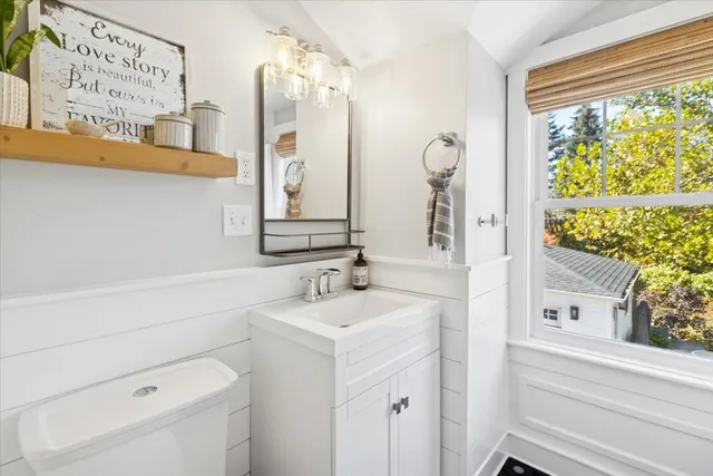 $589,990 | 746 North Pine Avenue, Arlington Heights, IL 60004