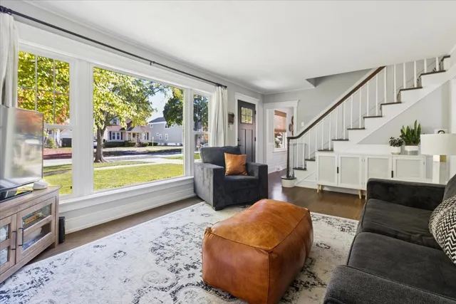 $589,990 | 746 North Pine Avenue, Arlington Heights, IL 60004