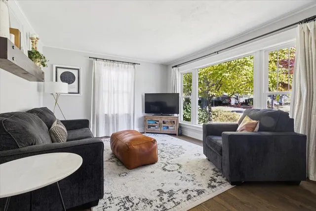 $589,990 | 746 North Pine Avenue, Arlington Heights, IL 60004