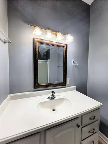 $183,000 | 422 South 22nd Street, St. Joseph, MO 64501