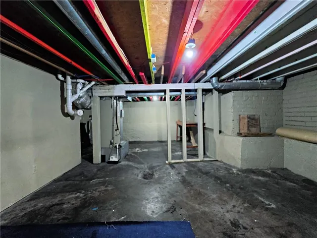 $183,000 | 422 South 22nd Street, St. Joseph, MO 64501