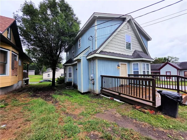 $183,000 | 422 South 22nd Street, St. Joseph, MO 64501