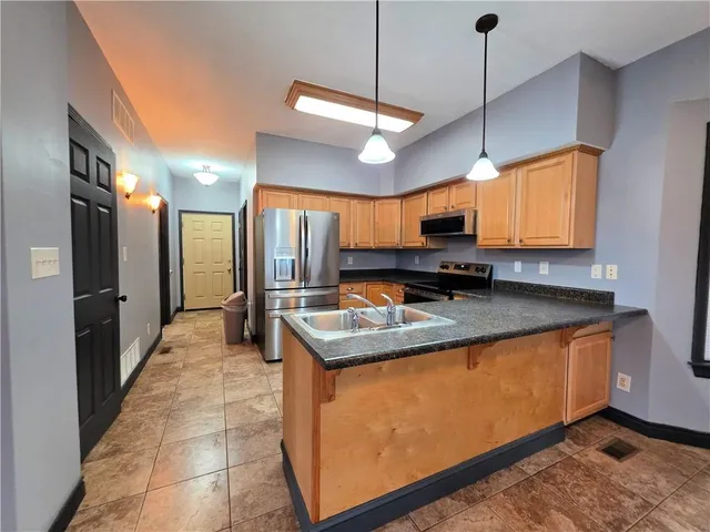 $183,000 | 422 South 22nd Street, St. Joseph, MO 64501