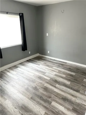 a view of empty room with window