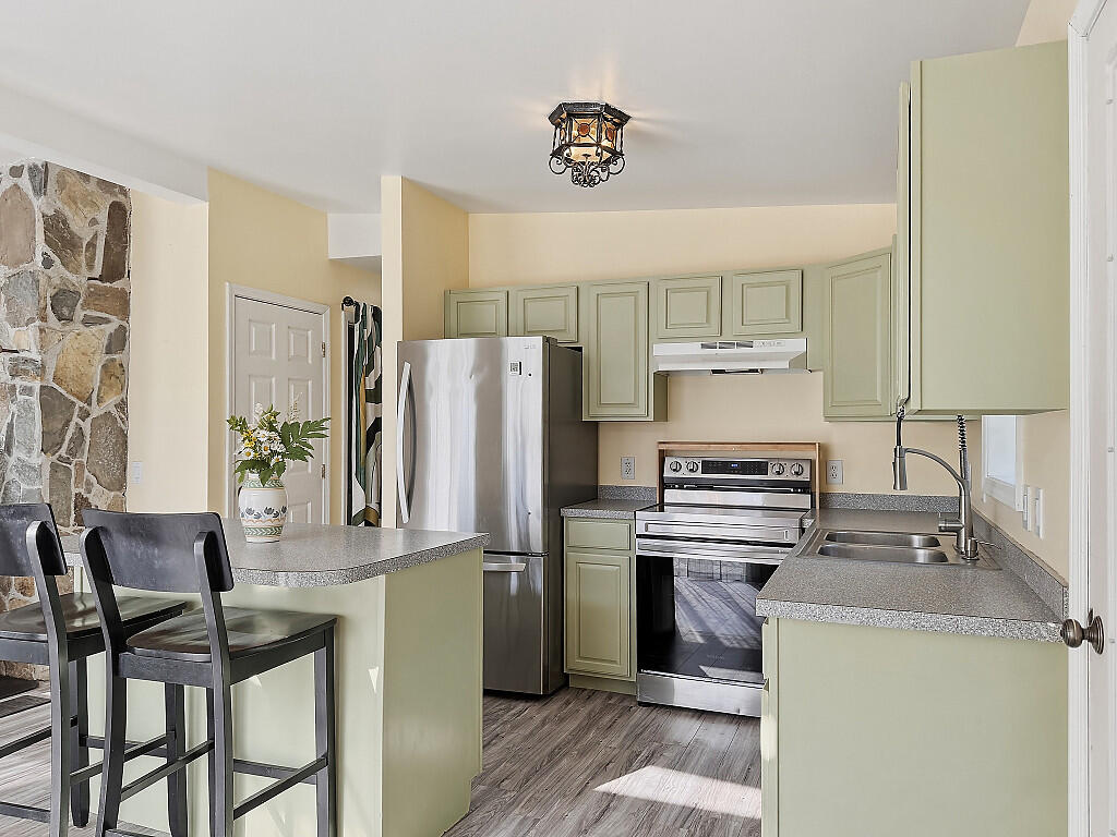 180 Perkins Road Burnham, ME 04922 - Photo 4 of 29 Eat in kitchen