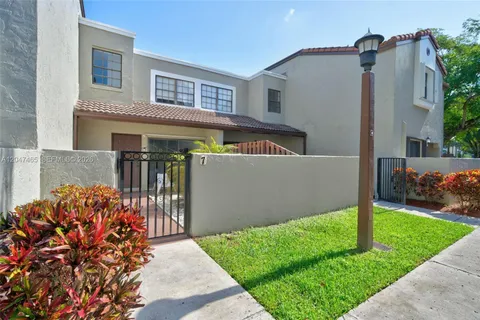 $390,000 | 10505 Southwest 153rd Court, Unit 7, Miami, FL 33196