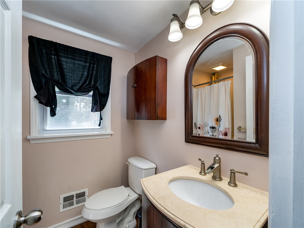 52 Lambeth Loop Perinton, NY 14450 - Photo 16 of 34 Master Bathroom - angle prevented photo of shower