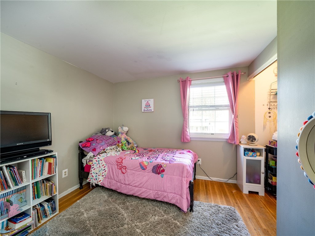 52 Lambeth Loop Perinton, NY 14450 - Photo 17 of 34 Quaint smallest bedroom of the 4... ample size wit