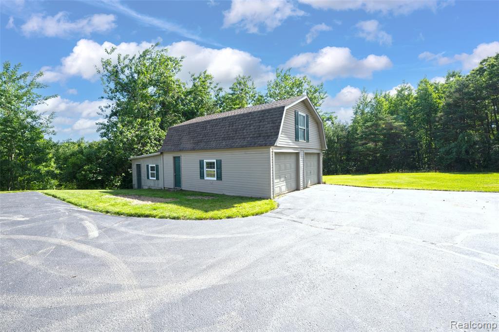5370 Whipple Lake Road Clarkston, MI 48348 - Photo 35 of 51