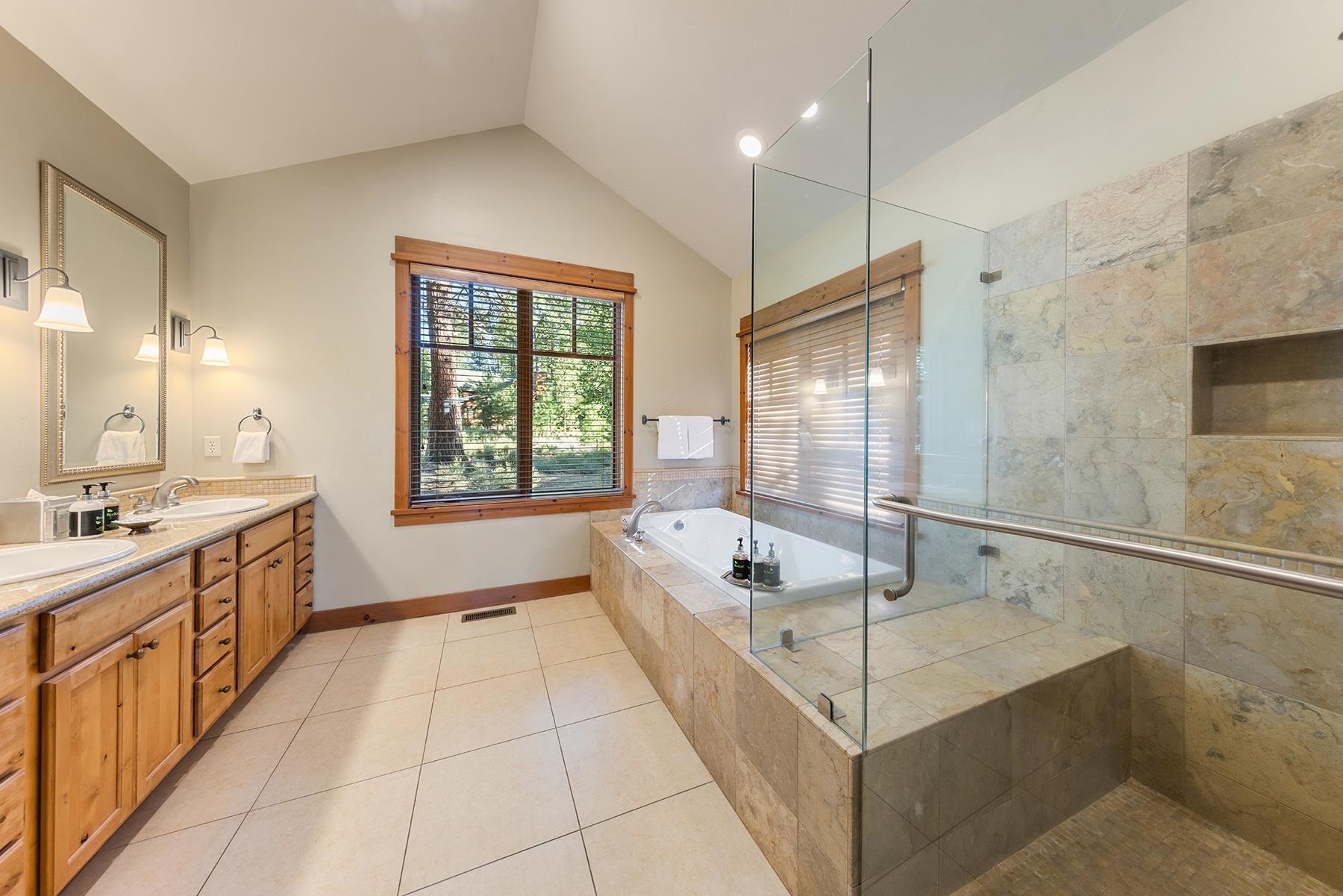 12303 Lookout Loop, Unit F0913 Truckee, CA 96161 - Photo 18 of 27