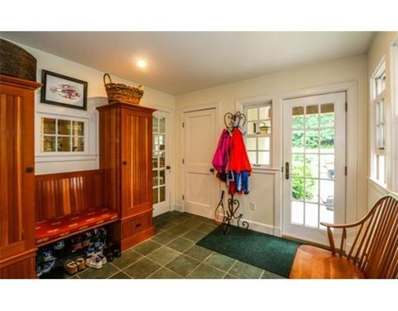45 Beaver Pond Road Beverly, MA 01915 - Photo 4 of 30