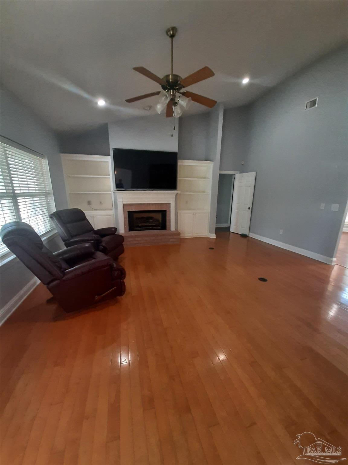 5911 Otter Point Road Pensacola, FL 32504 - Photo 5 of 24 Gallery Image 5