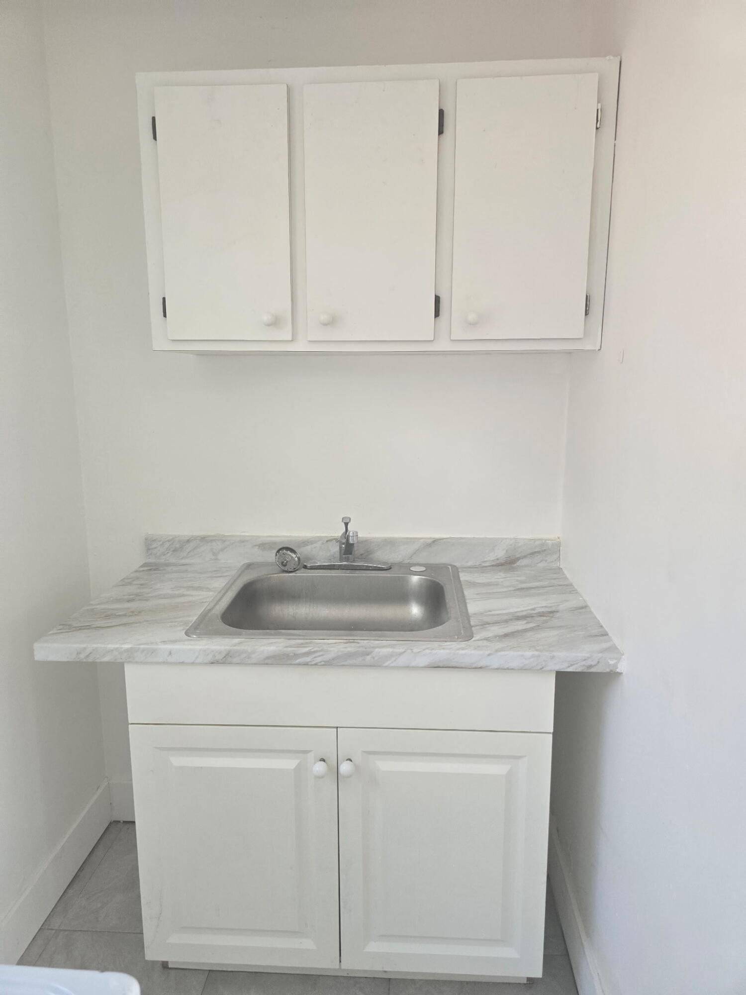 2467 Northwest 90th Street Miami, FL 33147 - Photo 9 of 14 11698