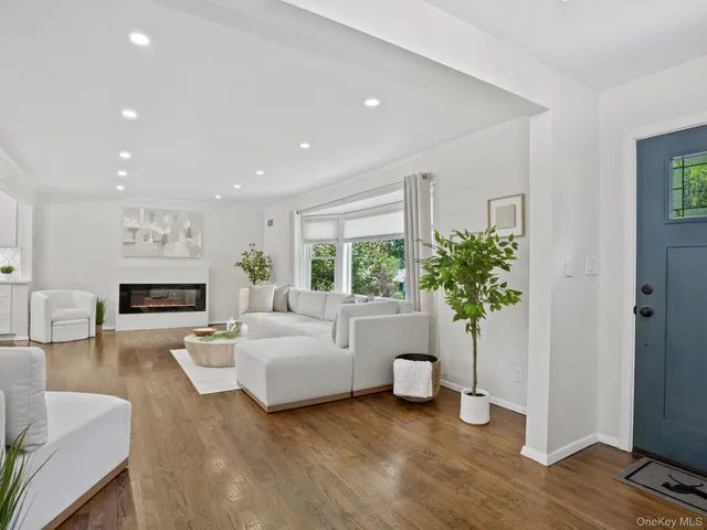 $1,325,000 | 43 Amherst Drive, New Rochelle, NY 10804