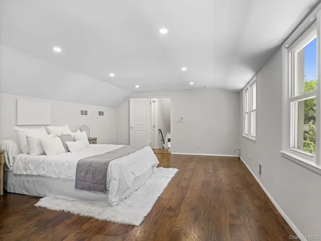 $1,325,000 | 43 Amherst Drive, New Rochelle, NY 10804