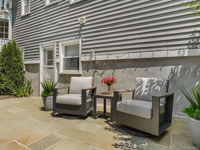 $1,325,000 | 43 Amherst Drive, New Rochelle, NY 10804