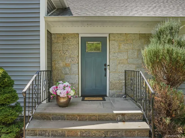 $1,325,000 | 43 Amherst Drive, New Rochelle, NY 10804