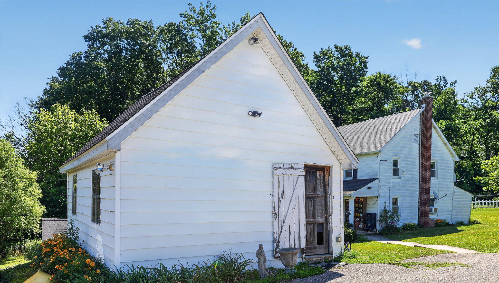 8042 Bobs Road Felton, PA 17322 - Photo 6 of 47 Workshop entrance
