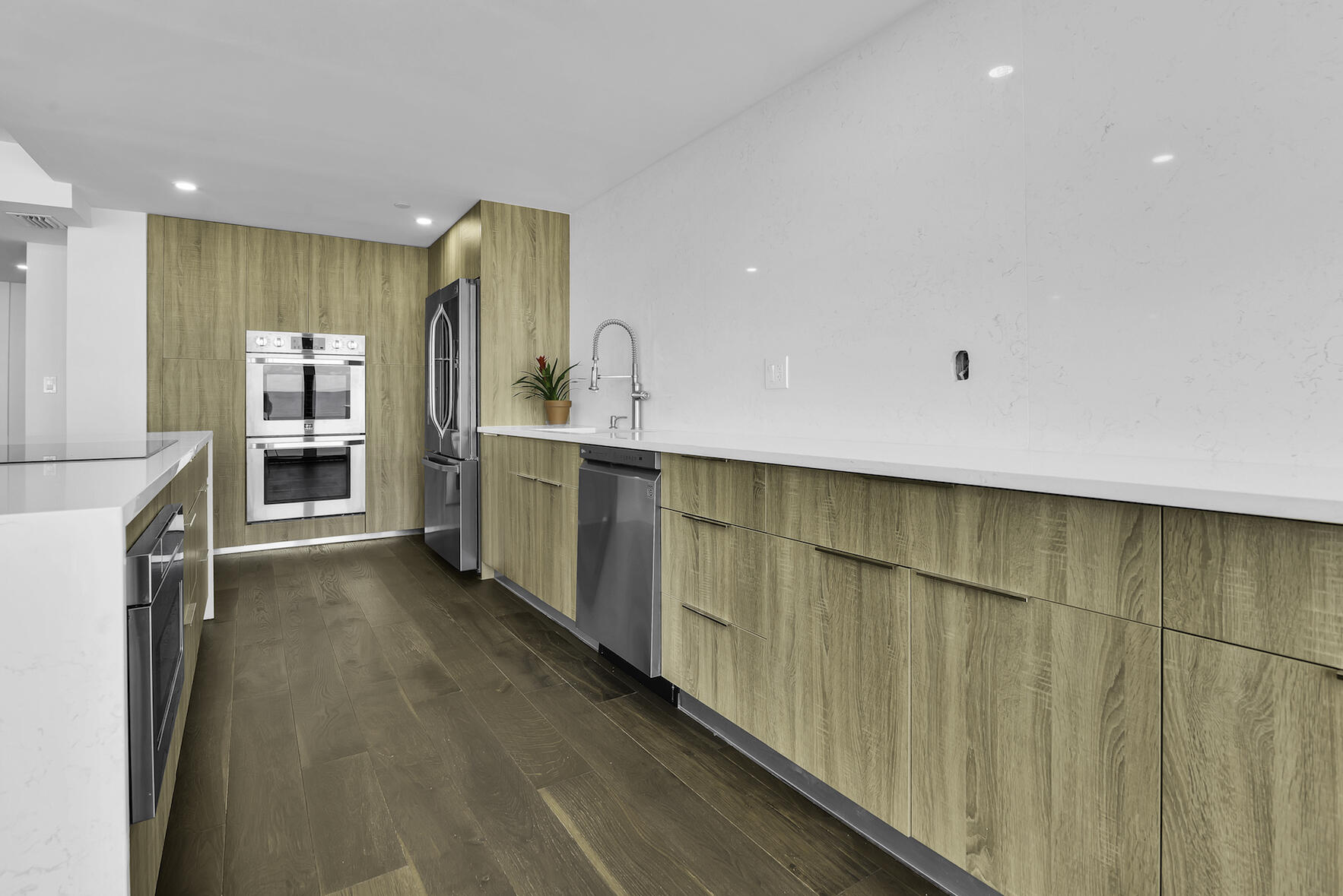 250 South Ocean Boulevard, Unit 2E Boca Raton, FL 33432 - Photo 5 of 24 Kitchen