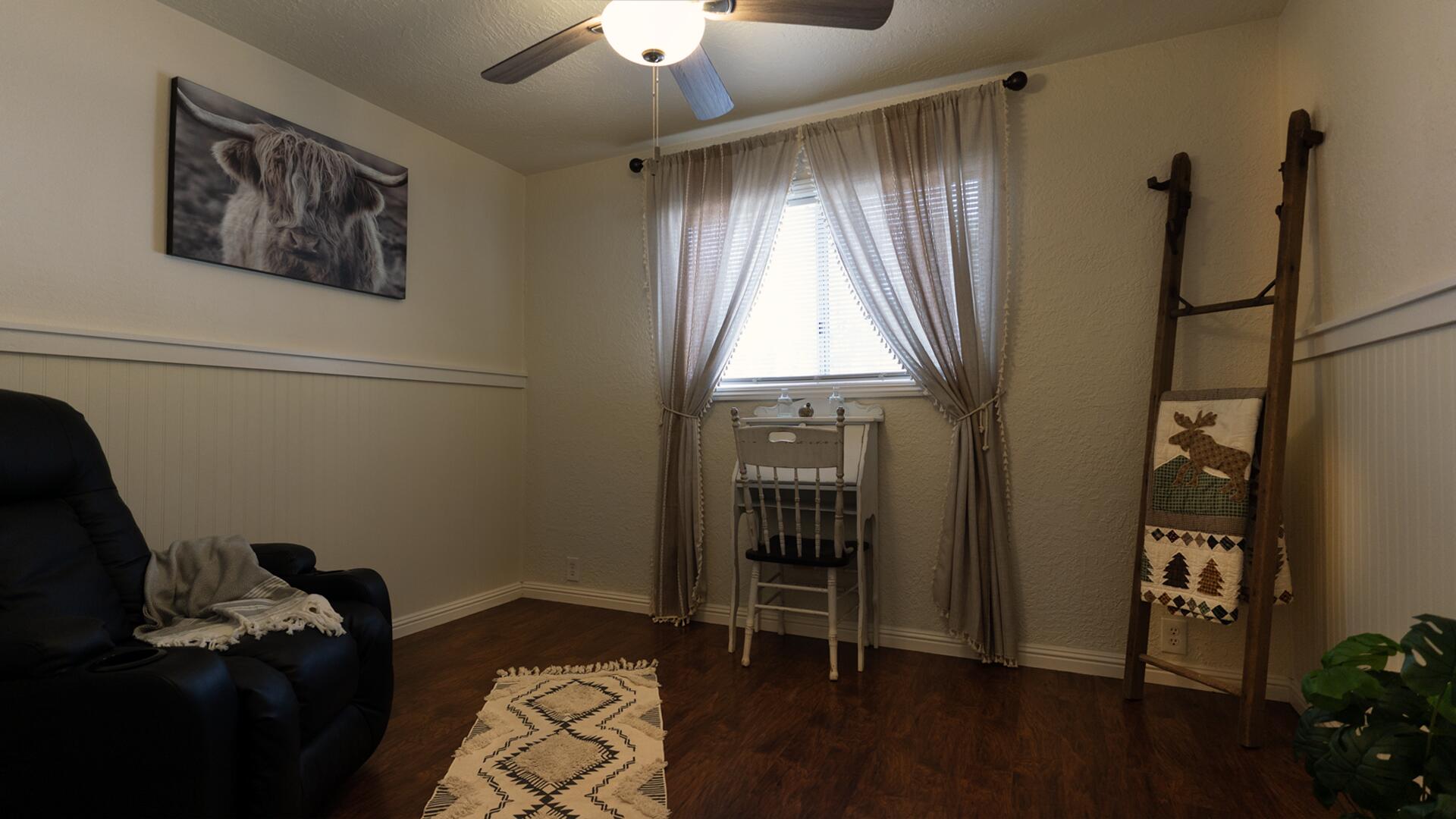 20577 Sunset Lane Redding, CA 96002 - Photo 21 of 29 Office/Bonus Room