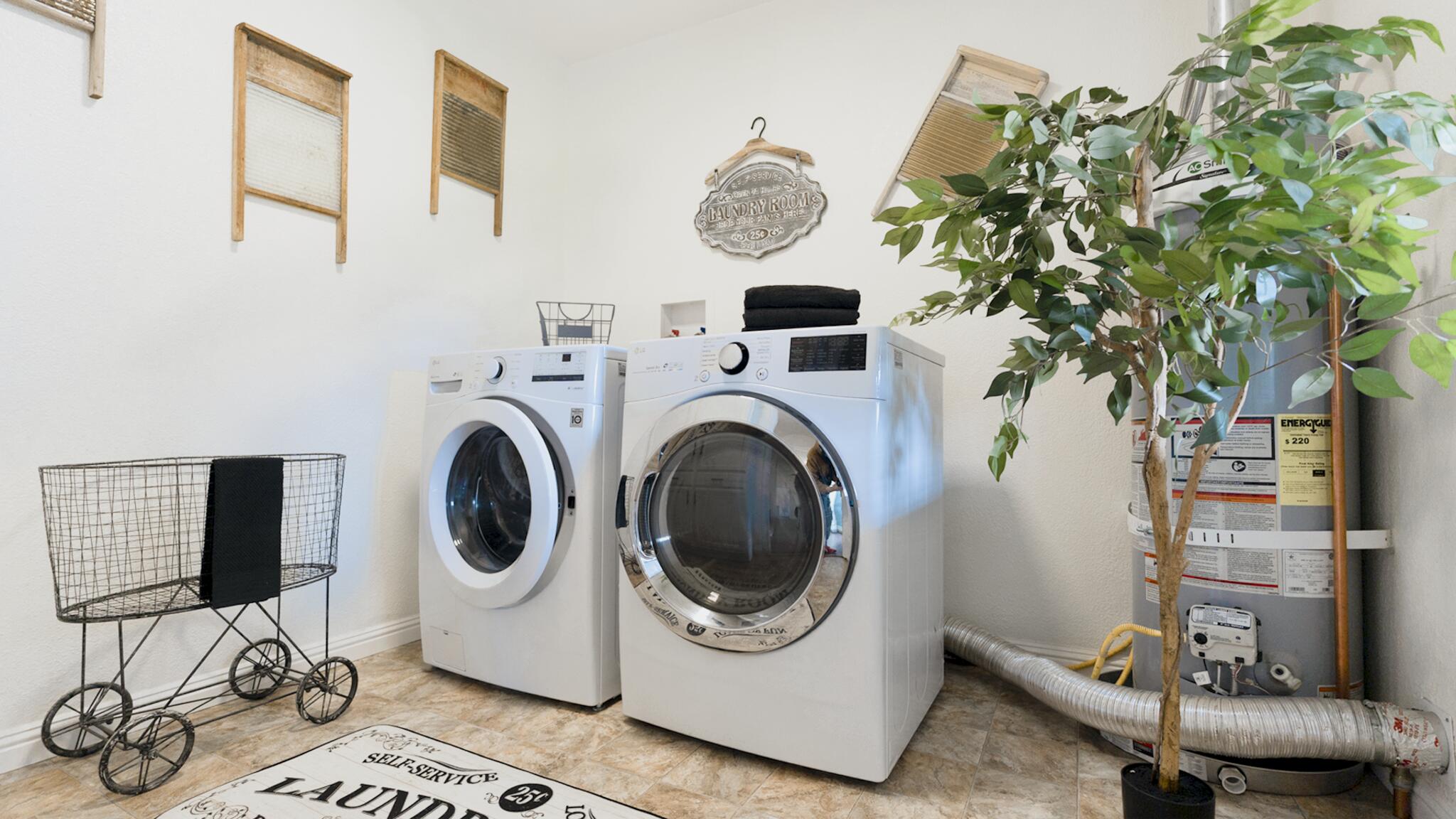 20577 Sunset Lane Redding, CA 96002 - Photo 23 of 29 a utility room with dryer and washer