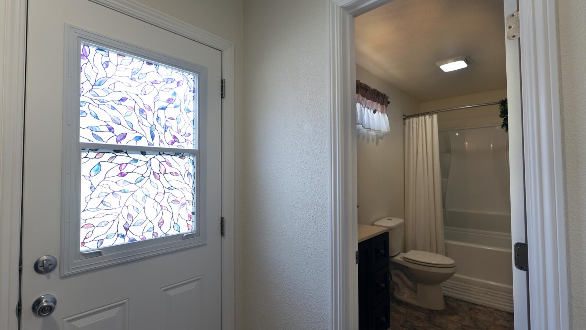 20577 Sunset Lane Redding, CA 96002 - Photo 10 of 29 Bathroom Entry