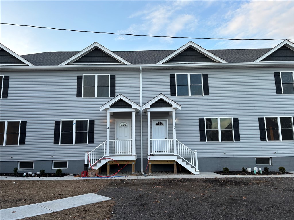 New Townhouse – Move-In Ready!
Featuring 3 bedrooms and 2.5 bathrooms