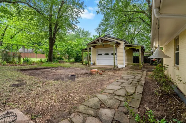 $349,000 | 525 31st Street Southeast, Paris, TX 75460