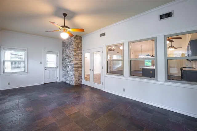 $349,000 | 525 31st Street Southeast, Paris, TX 75460