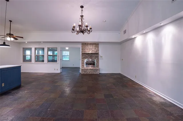 $349,000 | 525 31st Street Southeast, Paris, TX 75460