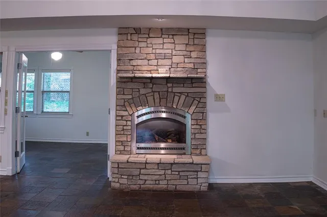 $349,000 | 525 31st Street Southeast, Paris, TX 75460