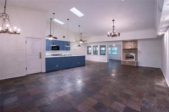 $349,000 | 525 31st Street Southeast, Paris, TX 75460