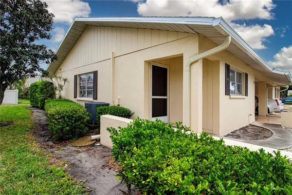 $134,900 | 390 301 Boulevard West, Unit 12D, Bradenton, FL 34205