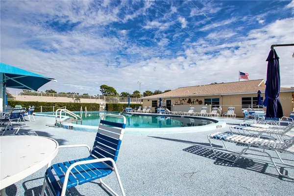 $134,900 | 390 301 Boulevard West, Unit 12D, Bradenton, FL 34205