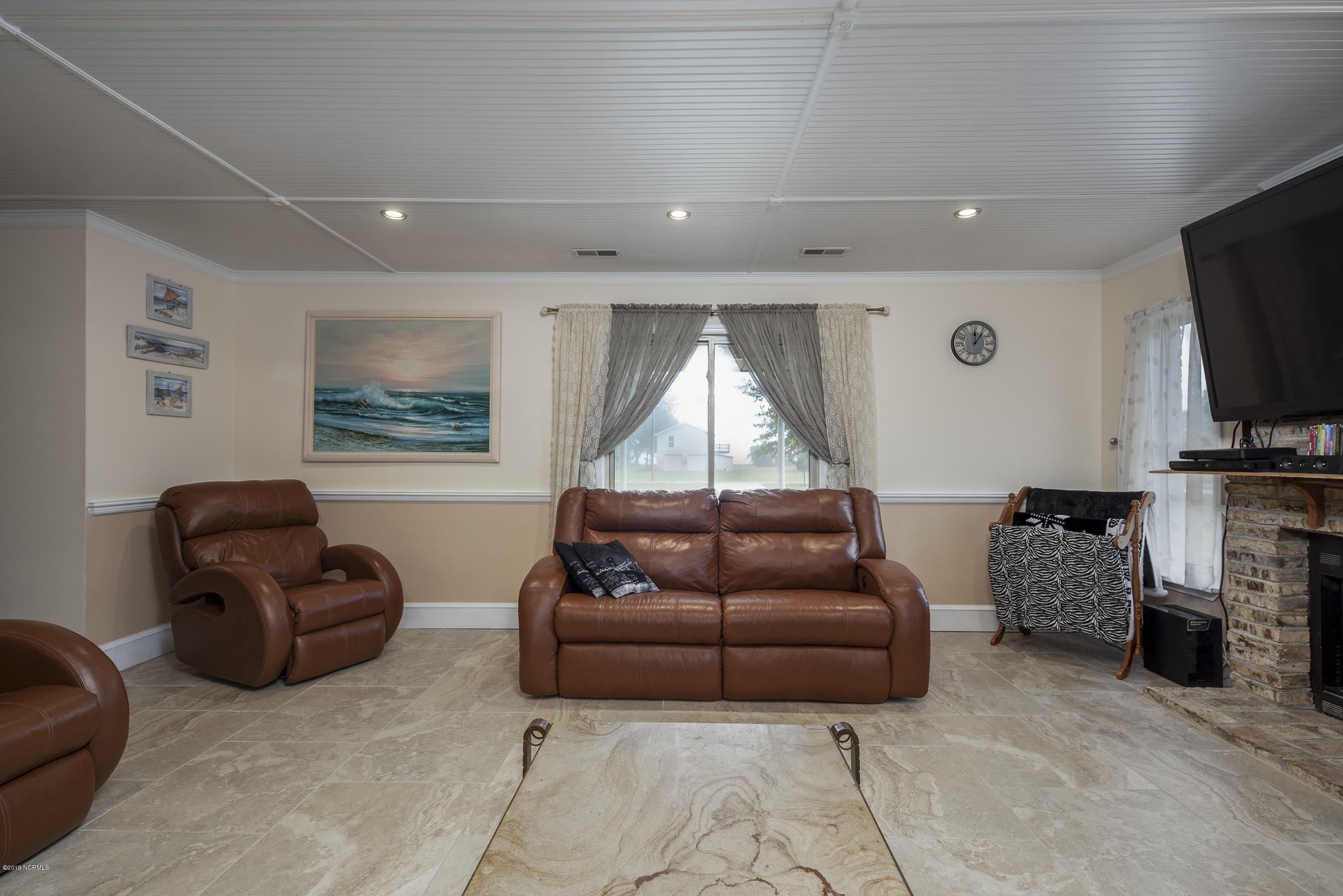 170 Great Neck Road Havelock, NC 28532 - Photo 12 of 39 Vibrant Living Room