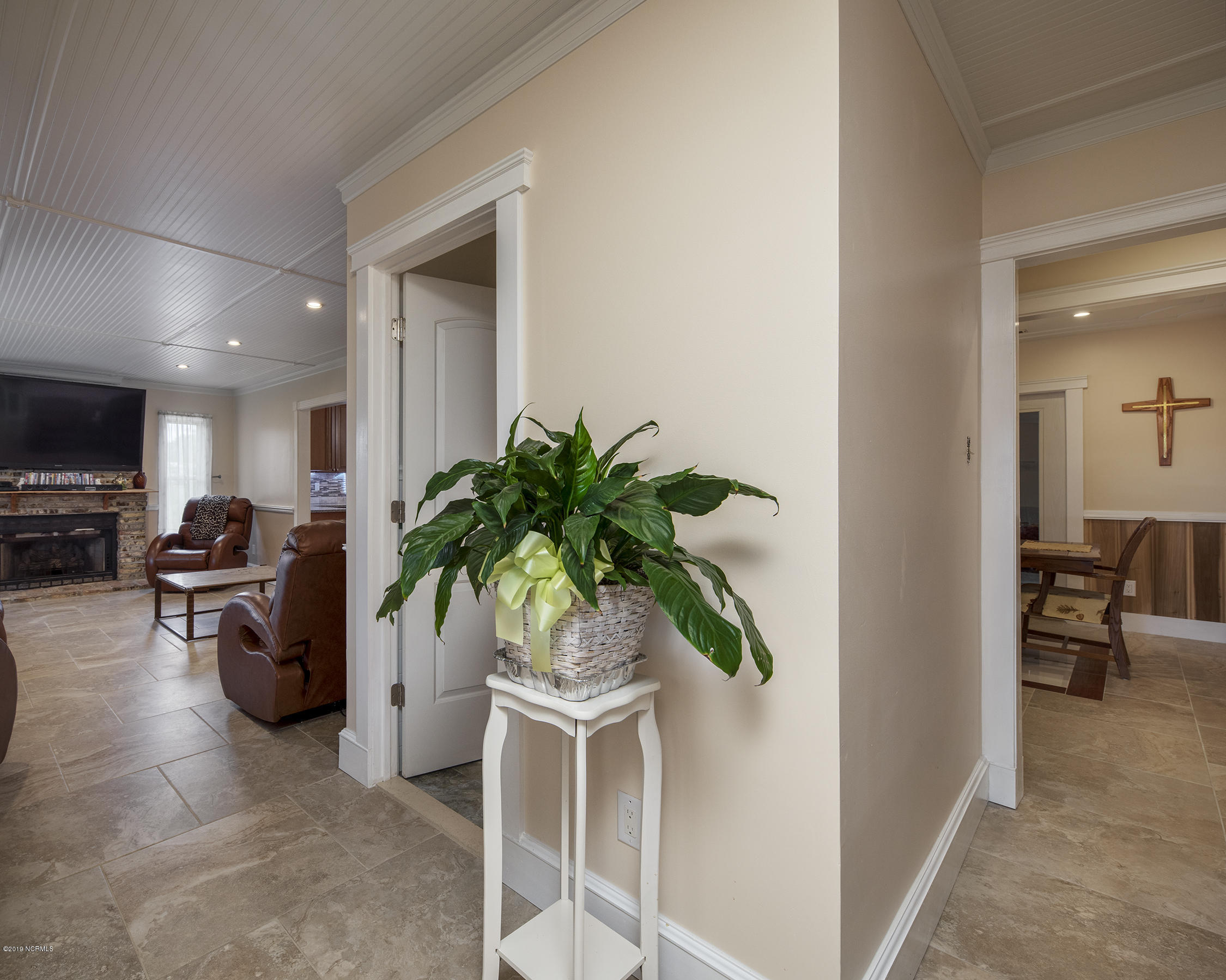 170 Great Neck Road Havelock, NC 28532 - Photo 13 of 39 Step into your home w/ a lovely foyer