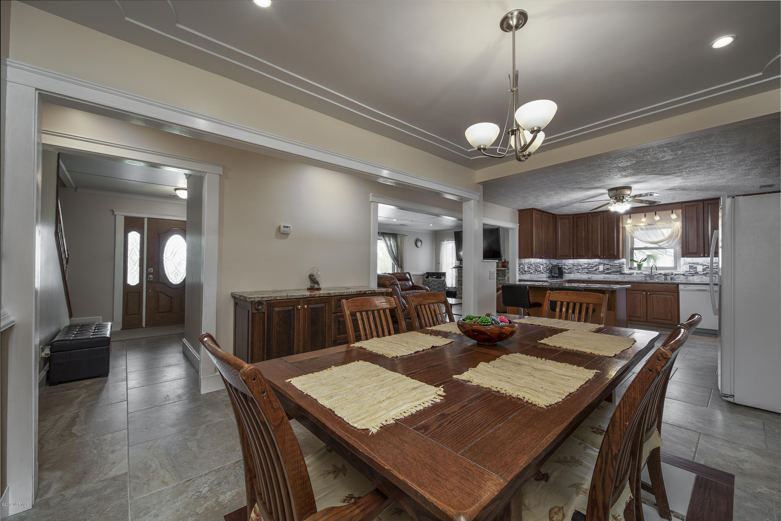 Inviting Kitchen & Dining Room