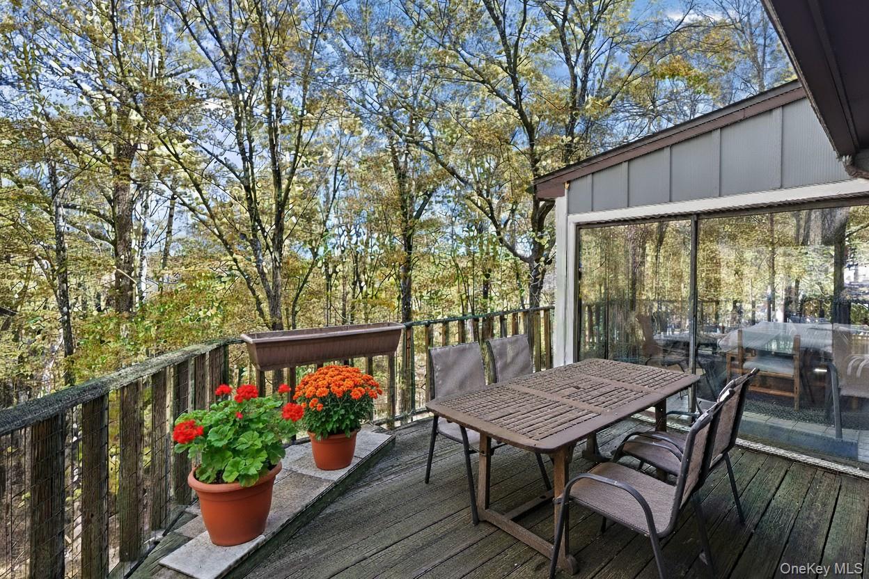 37 Fox Den Road Mount Kisco, NY 10549 - Photo 23 of 24