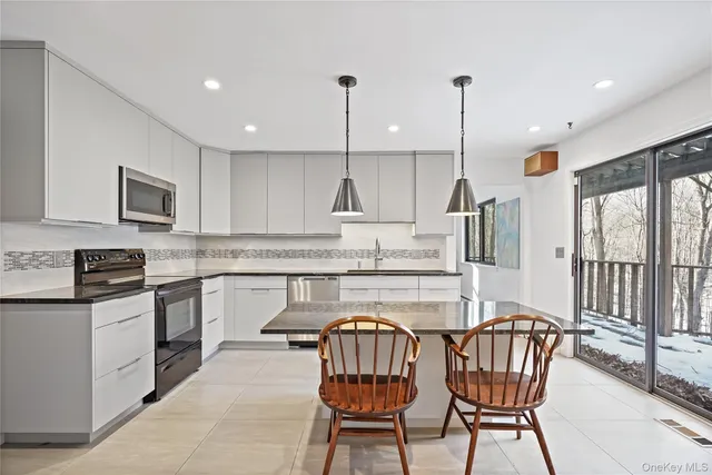 $1,175,000 | 37 Fox Den Road, Mount Kisco, NY 10549