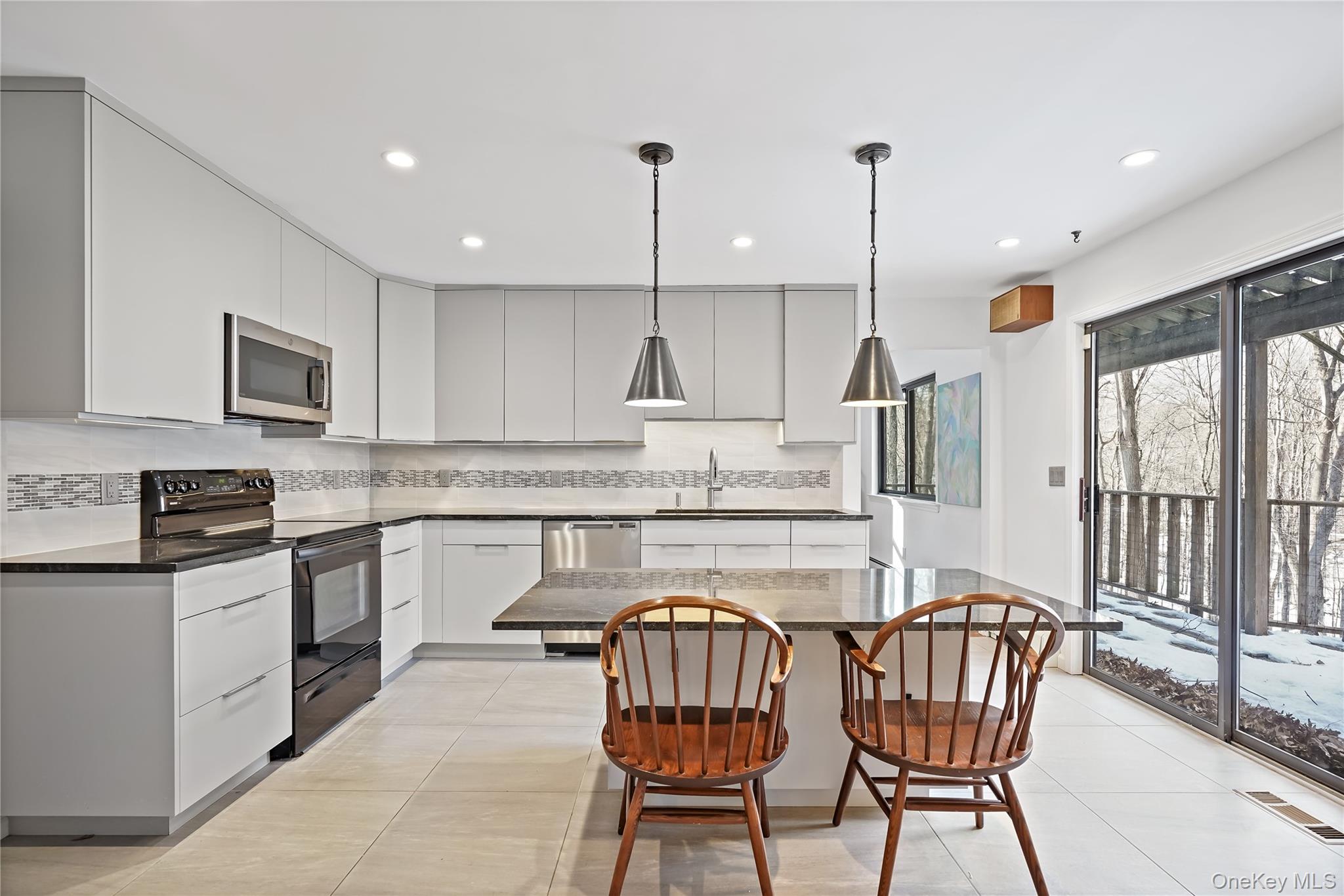 37 Fox Den Road Mount Kisco, NY 10549 - Photo 5 of 24