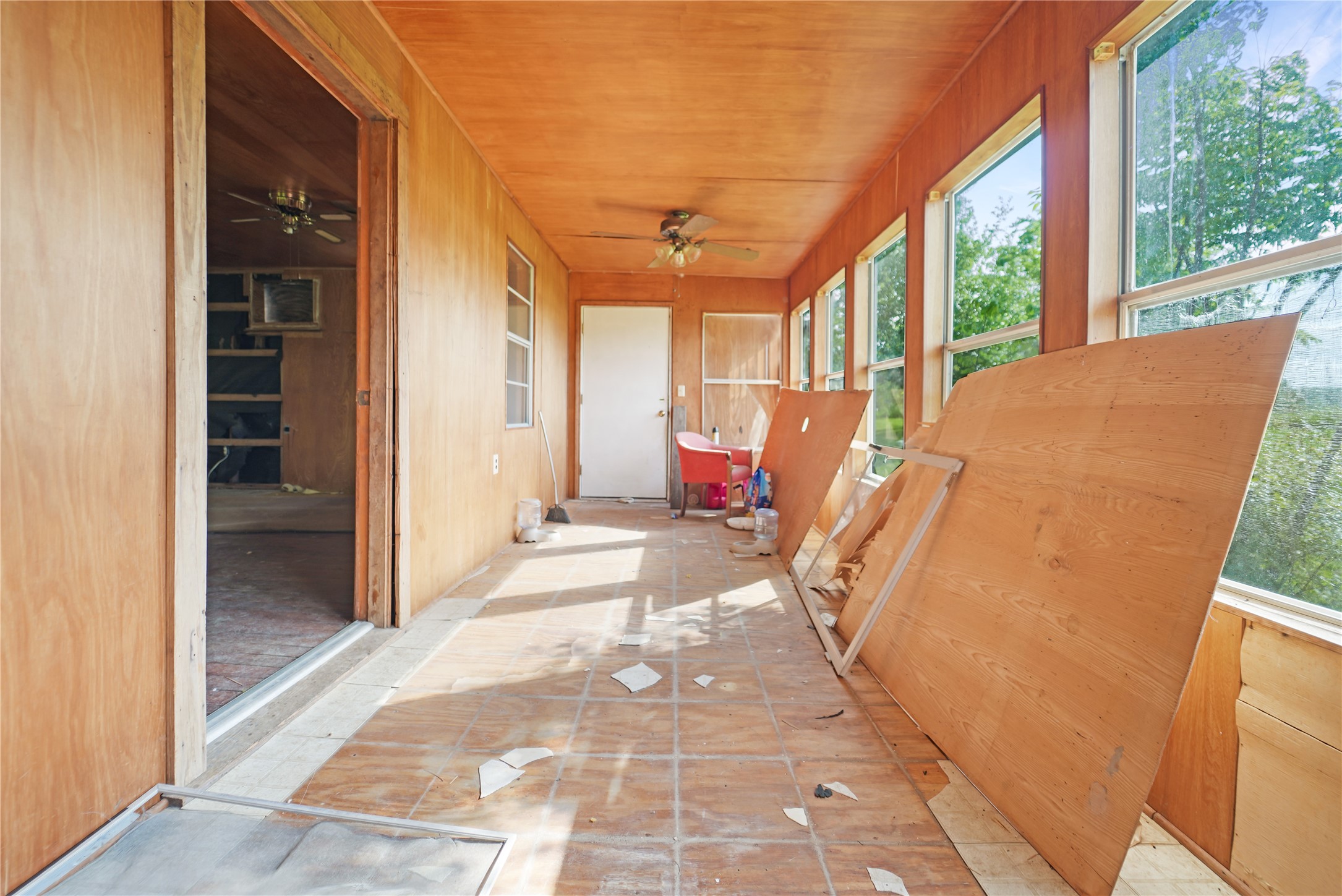 691 County Road 1333 Liberty, TX 77575 - Photo 15 of 24 a view of an entryway