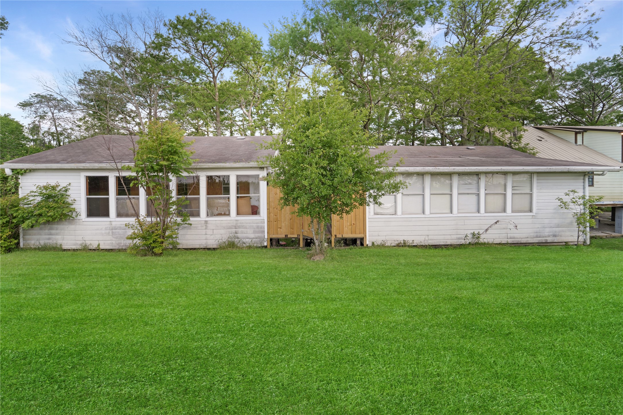 691 County Road 1333 Liberty, TX 77575 - Photo 22 of 24 front view of a house with a garden