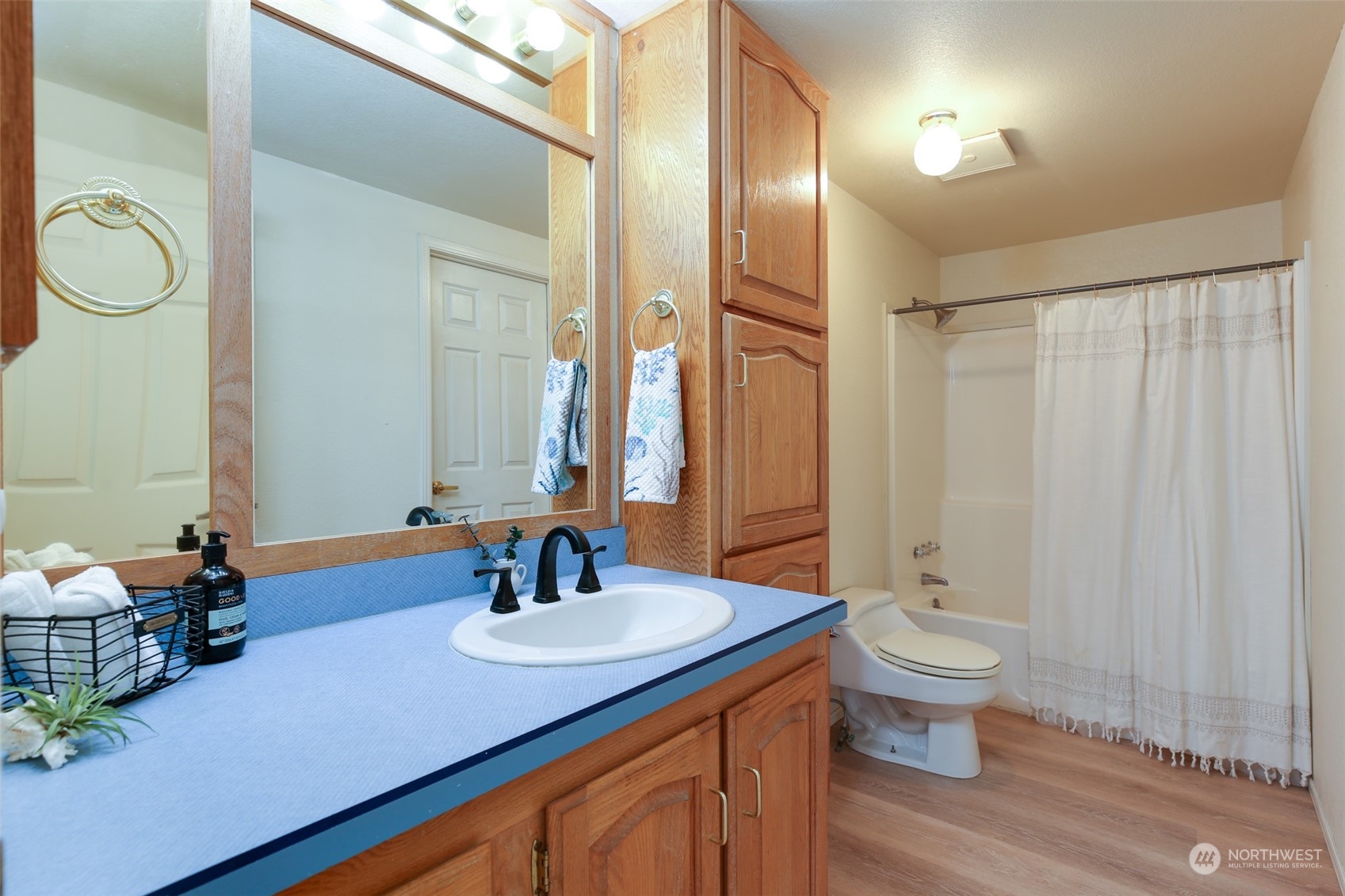 3374 Best Road Oak Harbor, WA 98277 - Photo 18 of 39 a bathroom with 2 sink and a mirror
