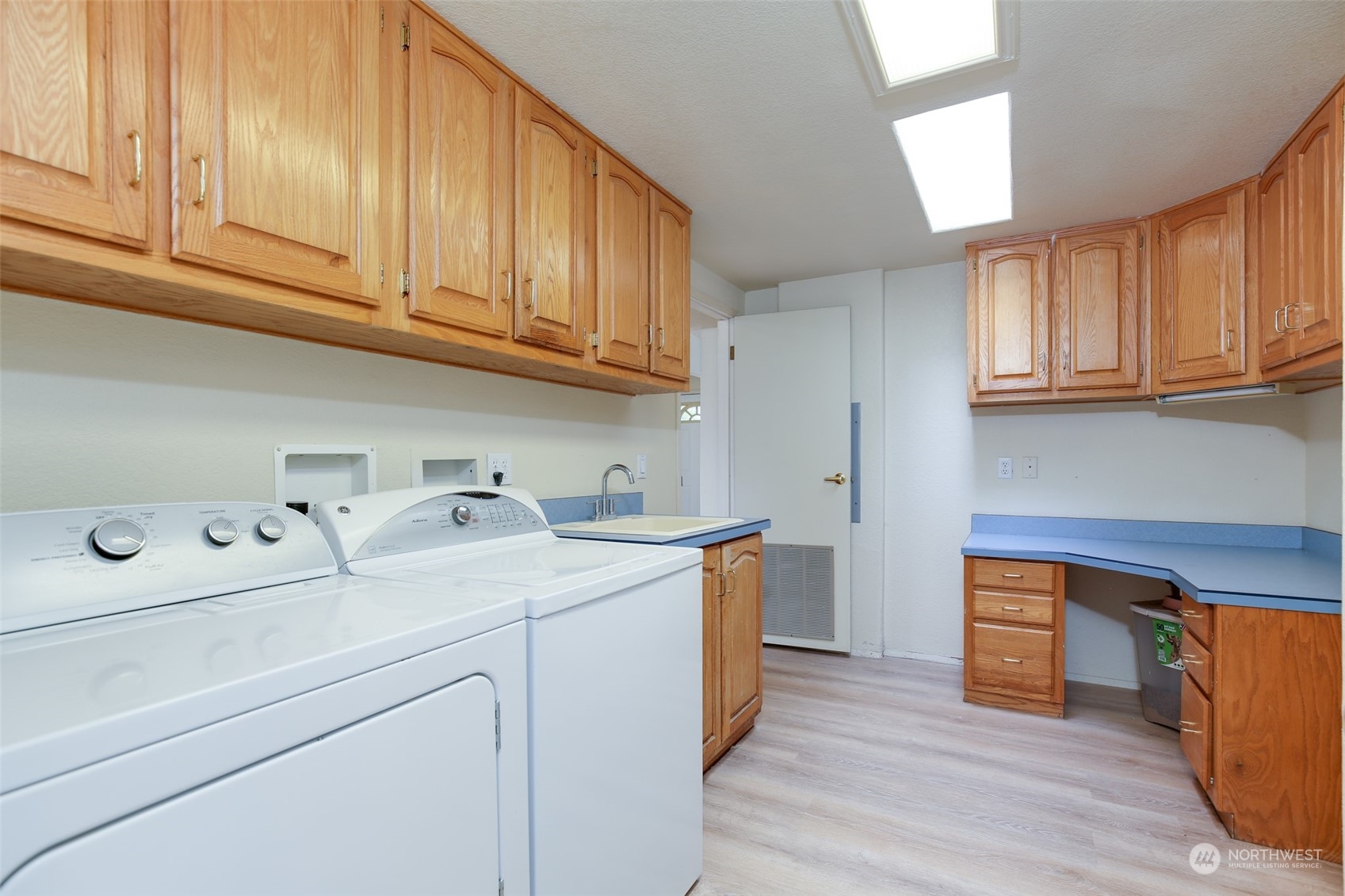 3374 Best Road Oak Harbor, WA 98277 - Photo 27 of 39 a utility room with dryer and washer