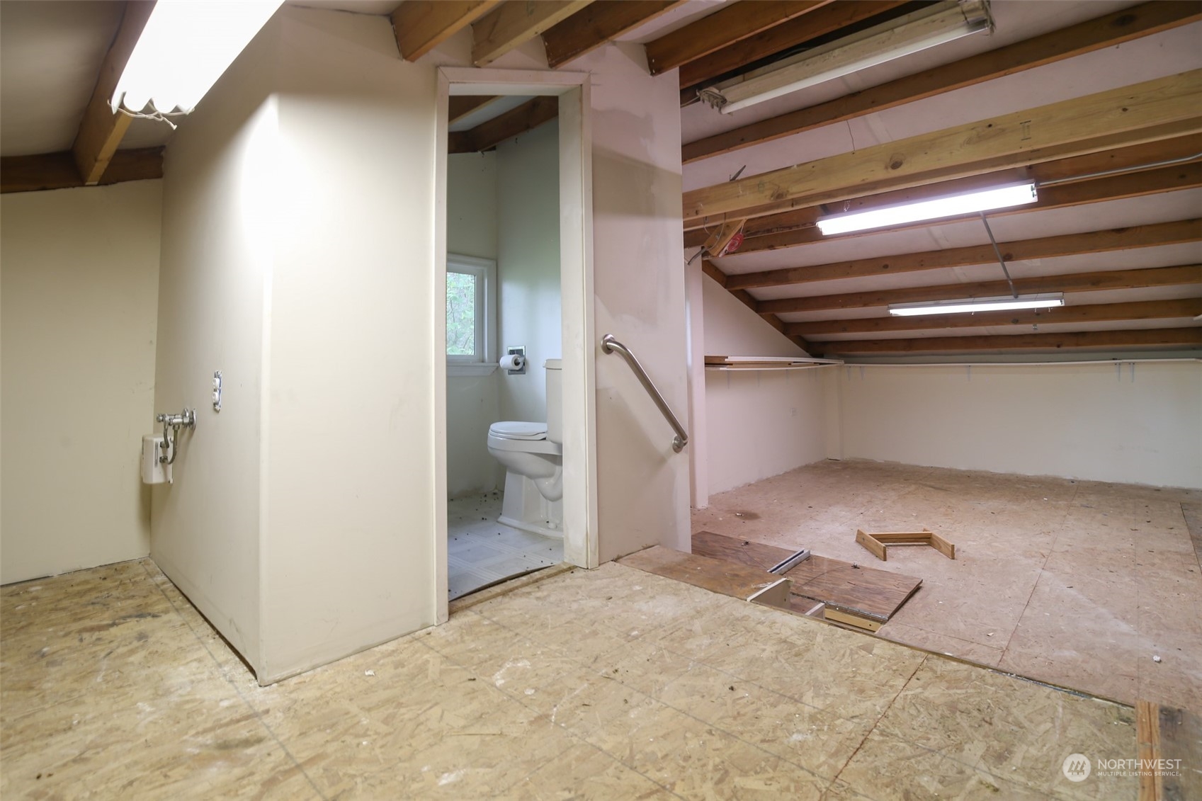 3374 Best Road Oak Harbor, WA 98277 - Photo 34 of 39 a view of a room with a bench