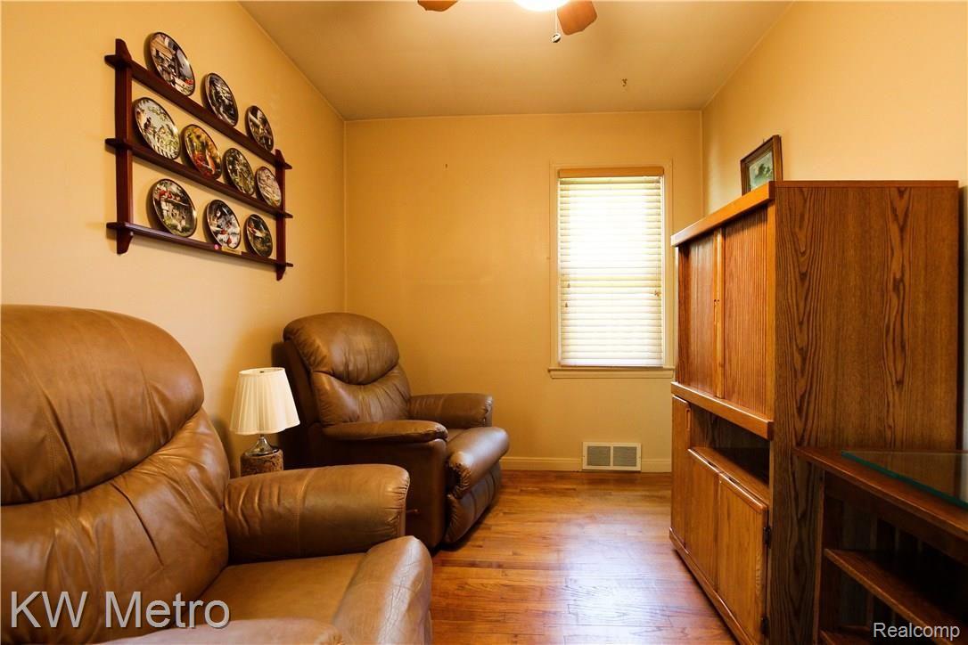 3291 Inman Street Ferndale, MI 48220 - Photo 8 of 19 IMG_0650.jpg