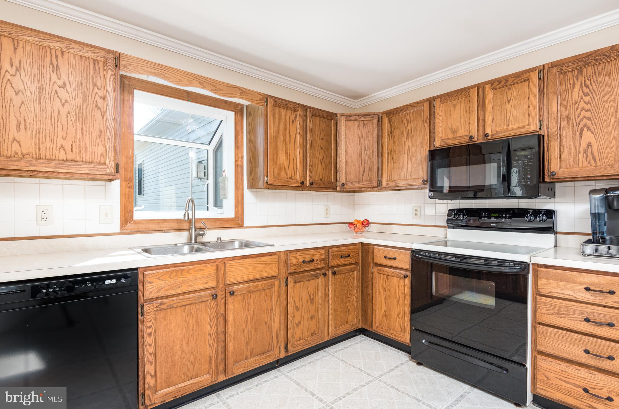 6787 Riley Road Warrenton, VA 20187 - Photo 22 of 45 Plenty of room for family gatherings.