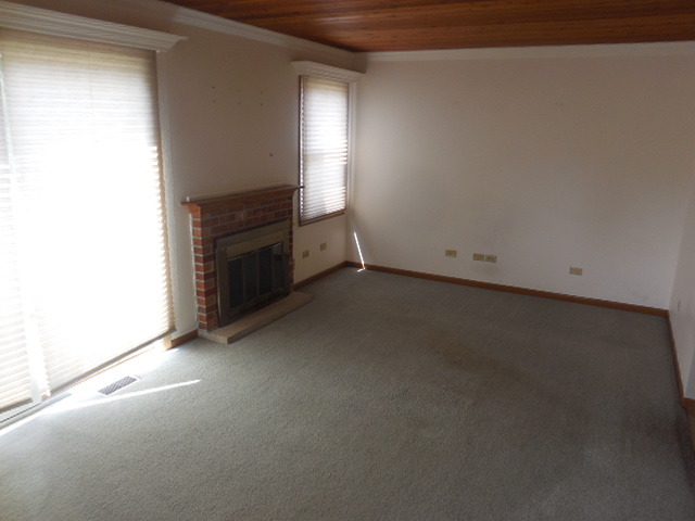 11708 Daniel Lane, Unit A Huntley, IL 60142 - Photo 3 of 14